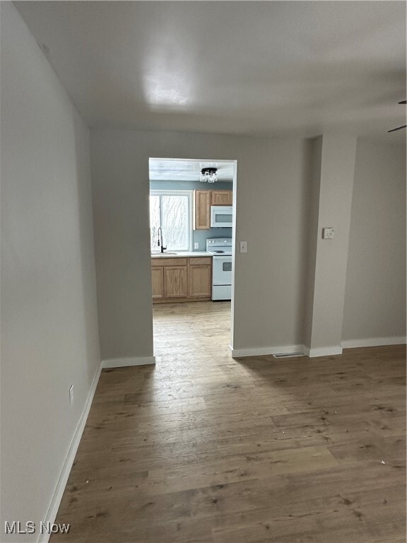 Building Photo - 132 North NE Ave