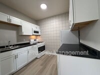 Building Photo - 877 N 26th St