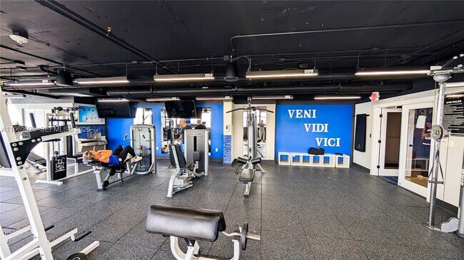 Building Photo - 555 NE 15th St