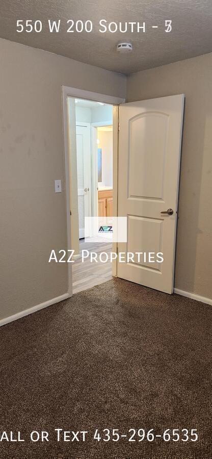 Building Photo - 550 W 200 S