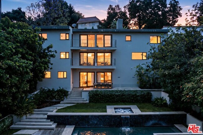 Building Photo - 2035 De Mille Dr