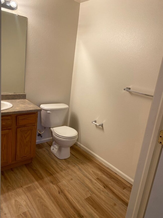 Building Photo - 2541 S Bahama Cir