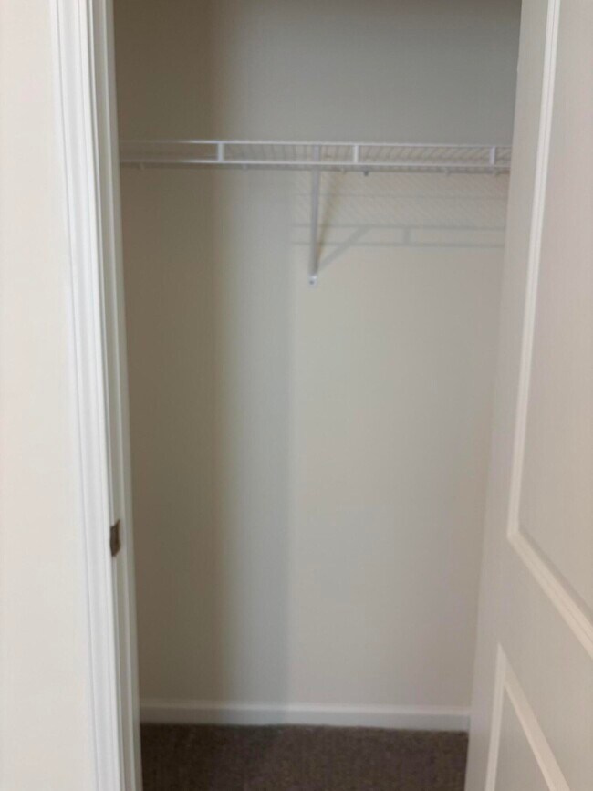 Building Photo - 370 Acorn St