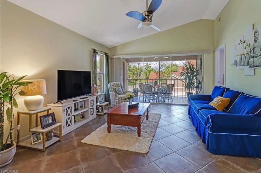 Building Photo - 9840 Luna Cir