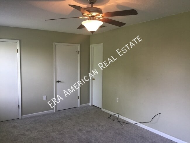 Building Photo - 27 11th St