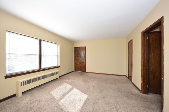 Building Photo - 6232 W Chambers St