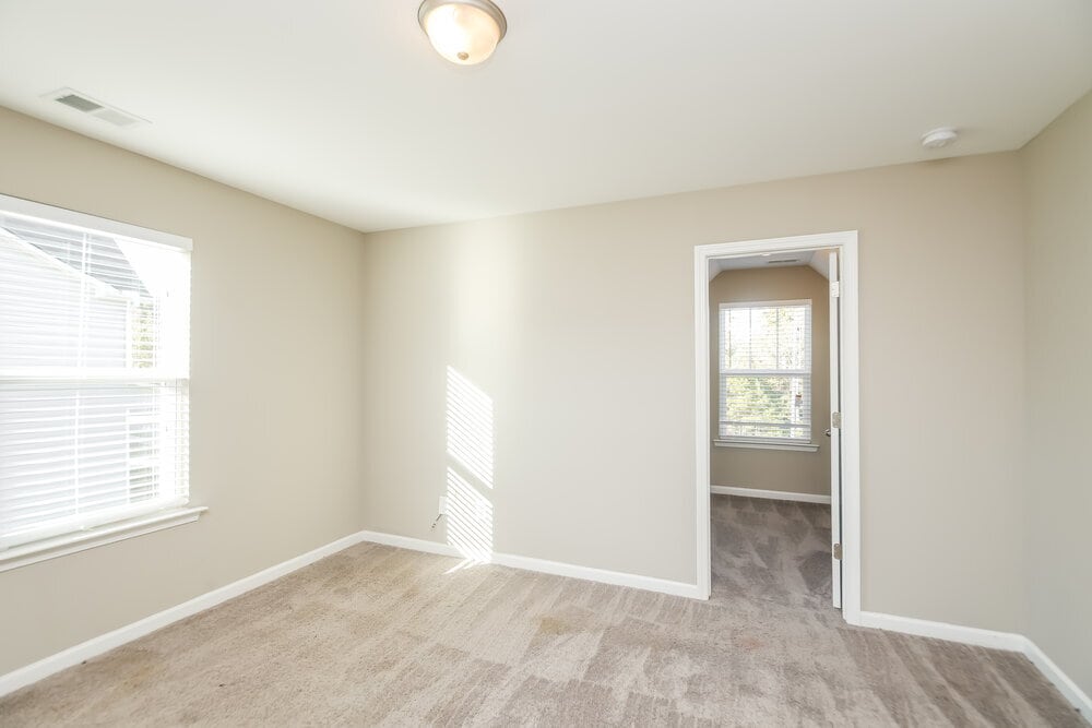 Building Photo - 707 Fieldcrest Dr