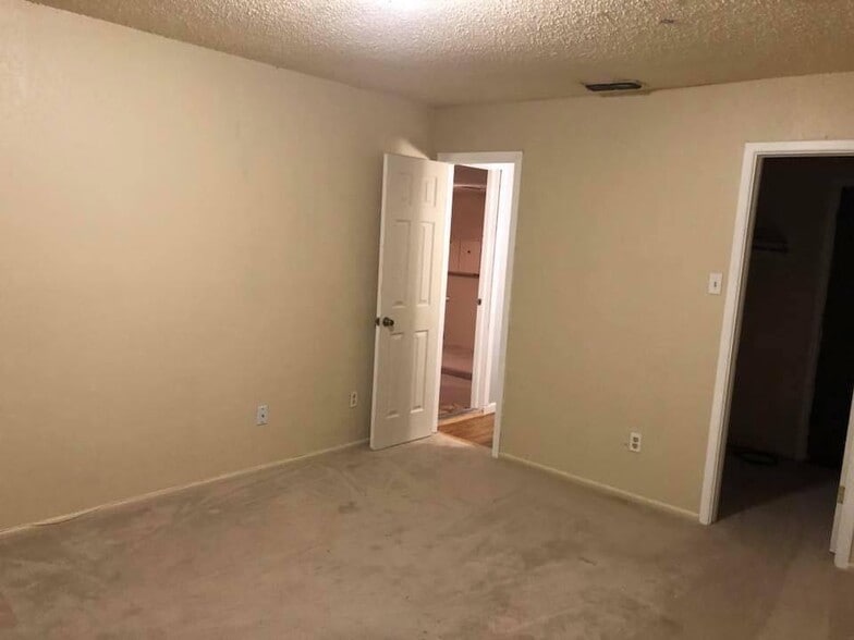 Building Photo - 2909 96th St