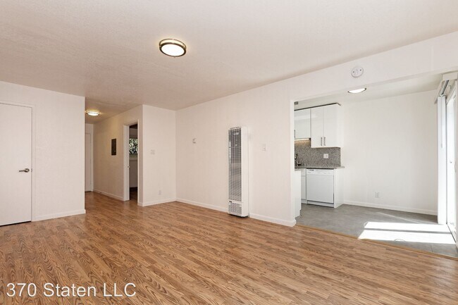 Building Photo - 370 Staten Ave