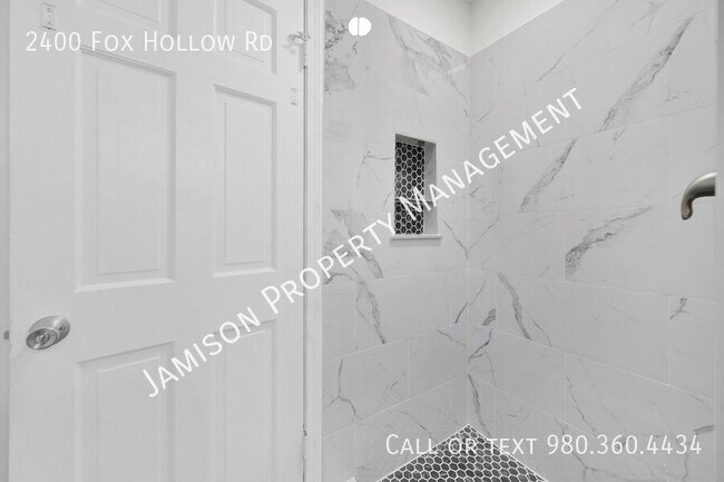 Building Photo - 2400 Fox Hollow Rd