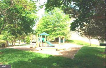 Building Photo - 17701 Kilmarnock Terrace