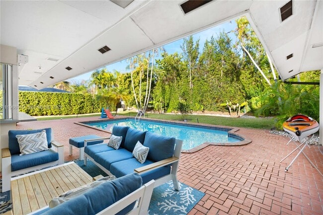 Building Photo - 17341 SW 74th Ave