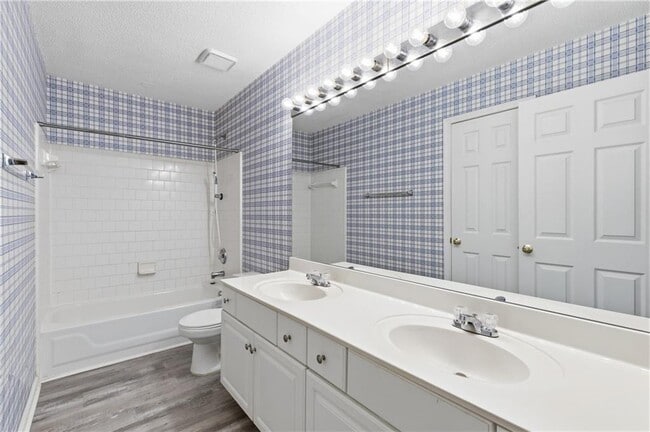 Building Photo - 6430 Barwick Ln