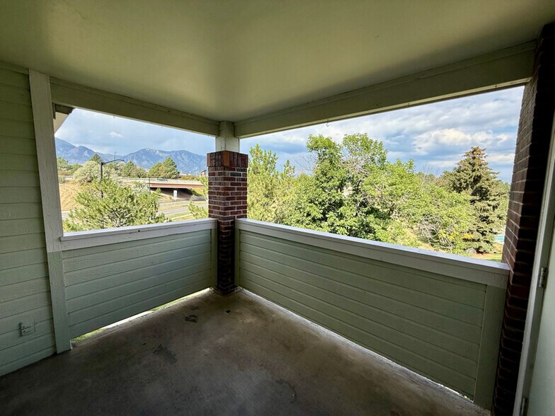 Building Photo - 33 S Boulder Cir