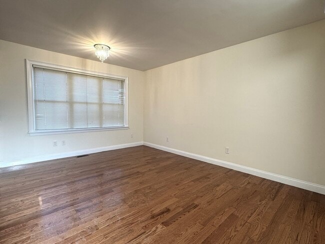 Building Photo - 20 Gilkey Ct