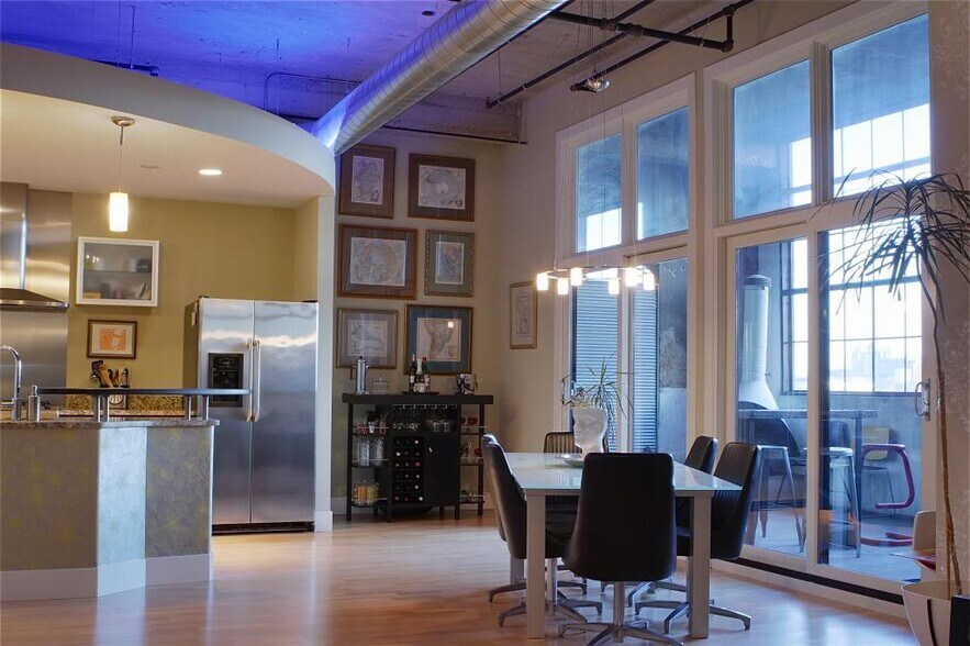 Building Photo - 4100 Forest Park Ave