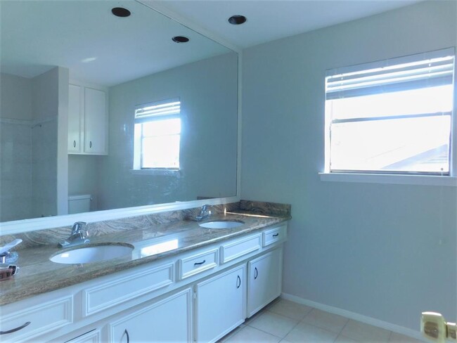 Building Photo - 11430 Sagemeadow Ln