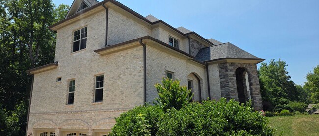 Building Photo - Executive home in Lewisville gated community