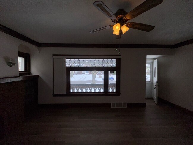 Building Photo - 3264 W 130th St