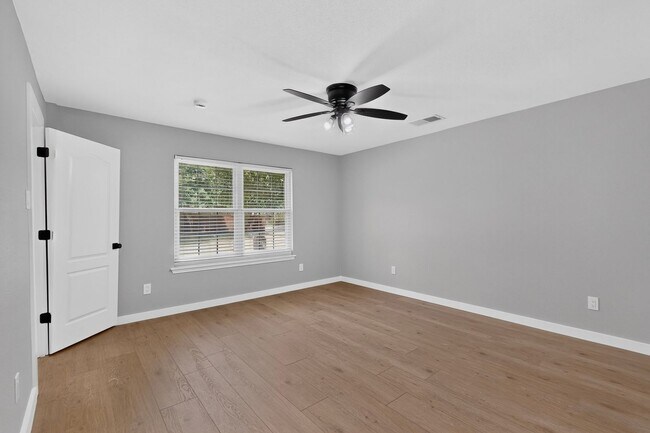 Building Photo - 1410 Thistle Cir
