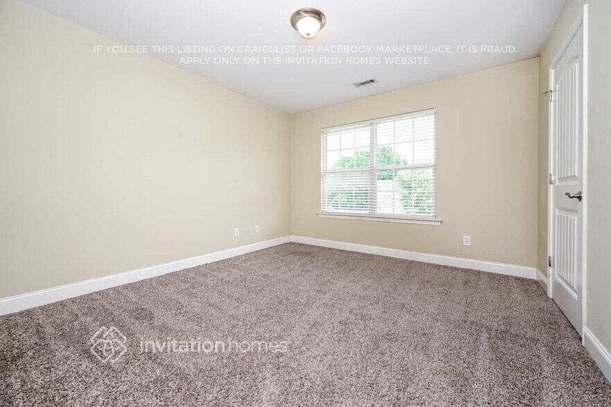 Building Photo - 165 Shoal Park Dr