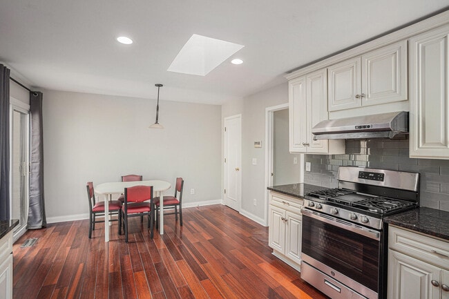 Building Photo - 36721 Tanglewood Ln