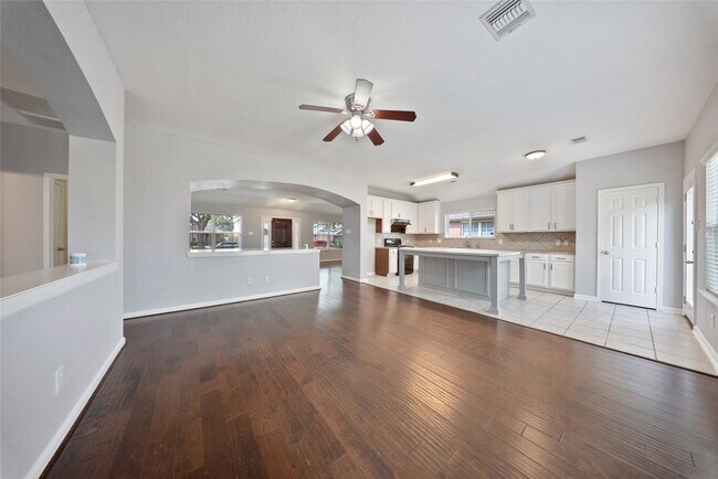 Building Photo - 2219 Rocky Hollow Ln