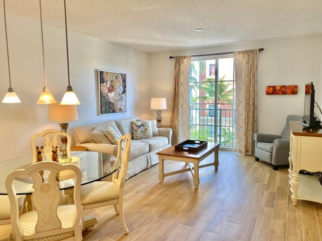 Building Photo - 720 S Sapodilla Ave