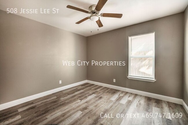 Building Photo - 508 S Jesse Lee St