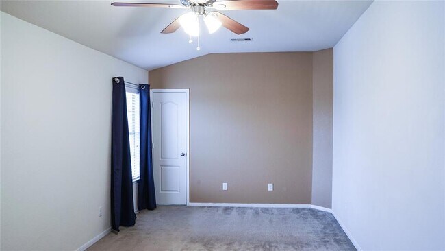 Building Photo - 15206 Bartlett Landing Dr