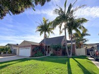 Building Photo - 3170 Strathmore Dr