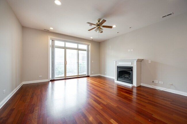 Building Photo - 2841 N Pulaski Rd