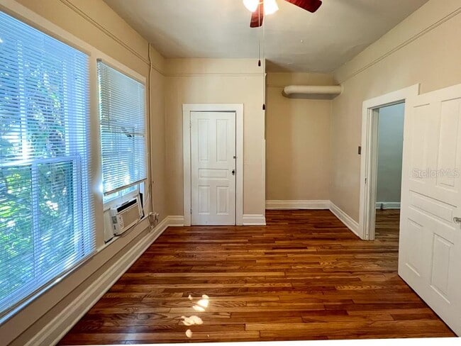 Building Photo - 318 NE 2nd Ave