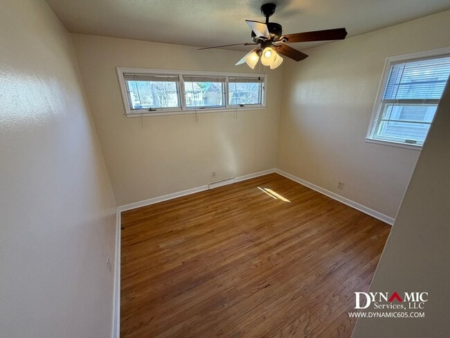 Building Photo - Updated 4+ Bedroom, 2 Bathroom House By Augustana University