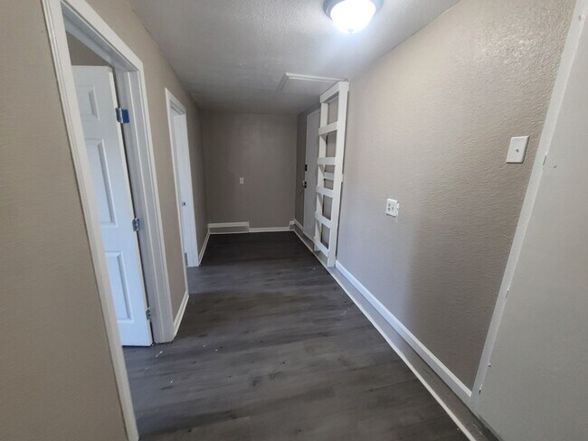 Building Photo - COMING SOON! RARE 5 BEDROOM HOME IN SOUTH OKC / MOORE SCHOOLS!