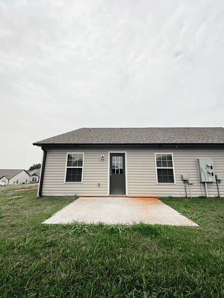 Building Photo - 192 Flatview Way