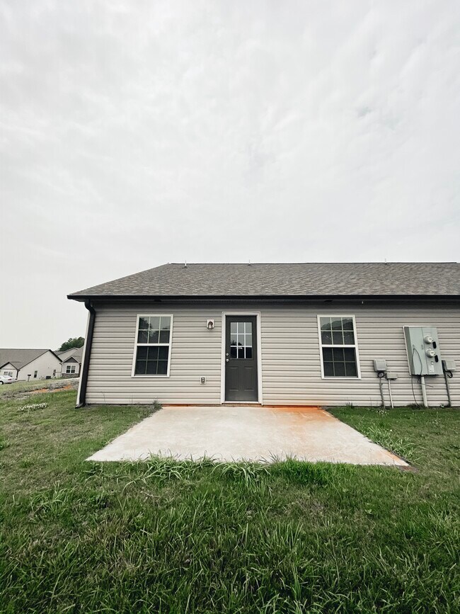 Building Photo - 192 Flatview Way