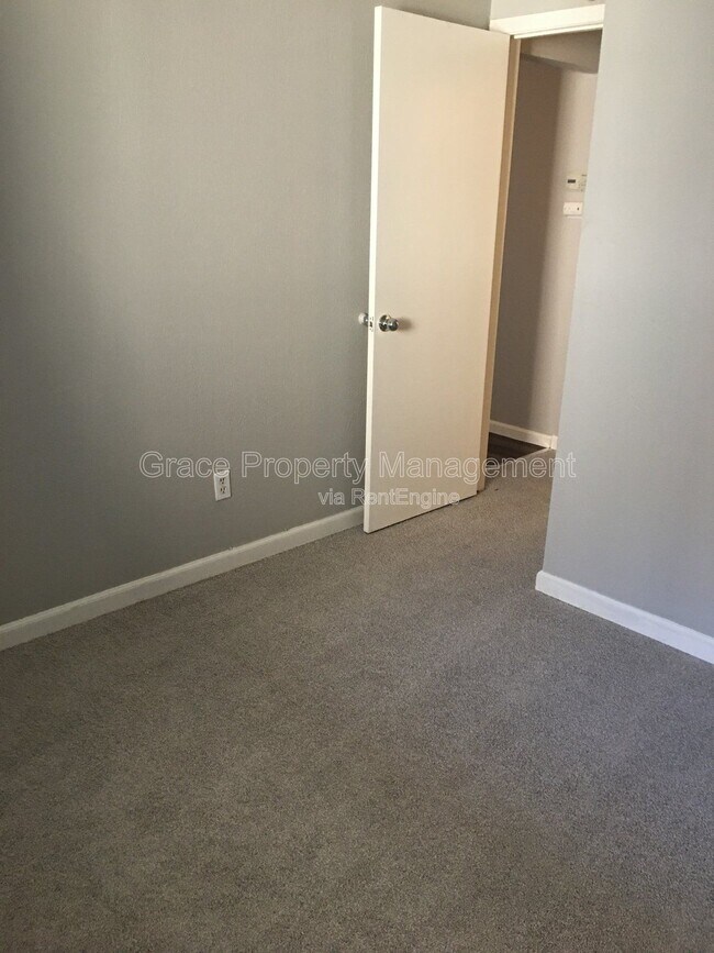 Building Photo - 2740 W 86th Ave