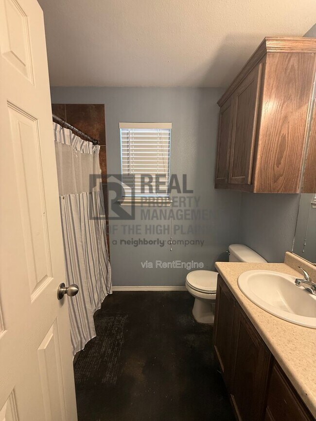 Building Photo - 4505 Pine St