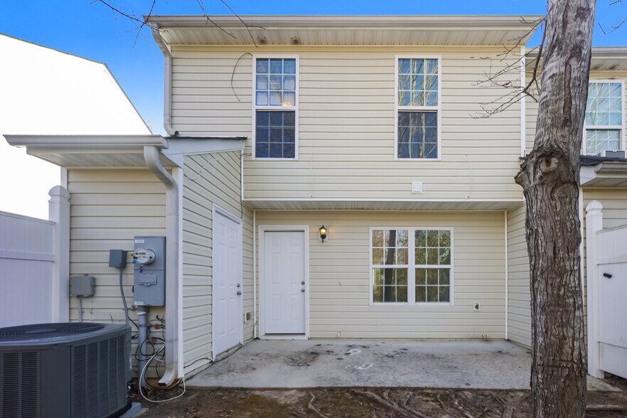 Building Photo - 1902 Grove Way