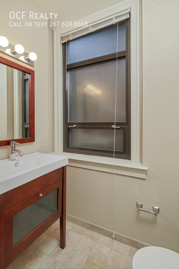 Building Photo - 1501 Locust St
