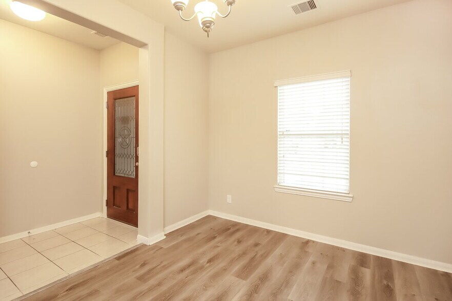 Building Photo - 138 Pequin Rd