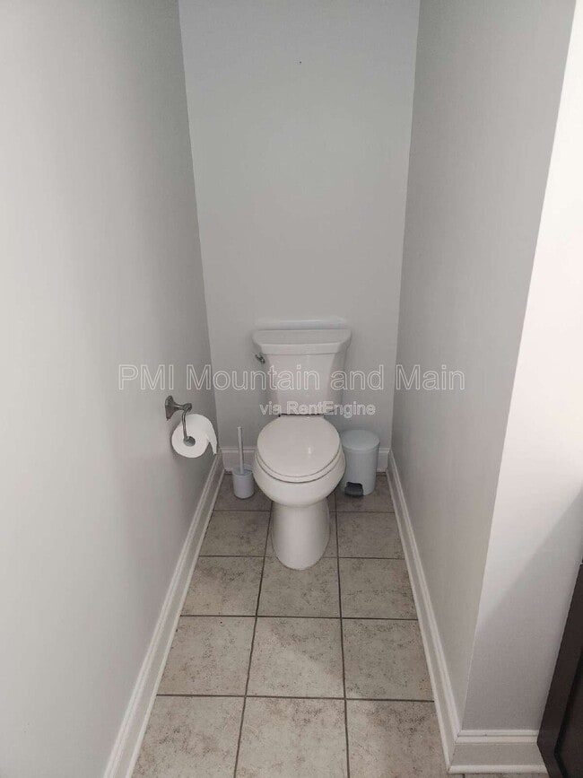 Building Photo - 52 Kirby Rd