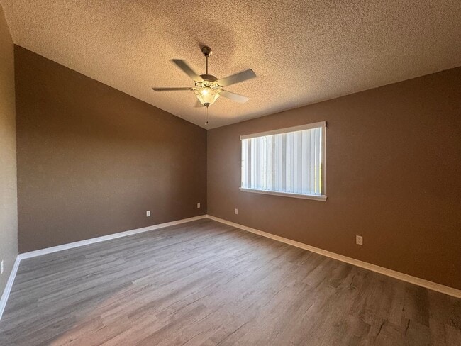 Building Photo - 3BR 3BA Townhome w/ Beach View +  Pool + Updated Kitchen + Balcony/Patio in Hidden Harbour