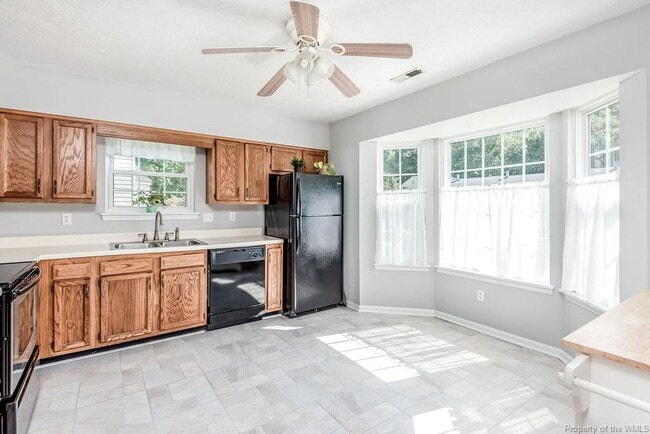 Building Photo - 1649 Skiffes Creek Cir