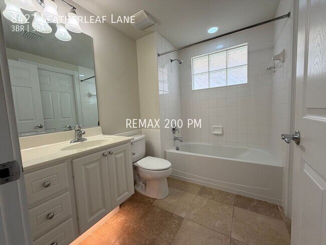 Building Photo - 8427 Leatherleaf Ln