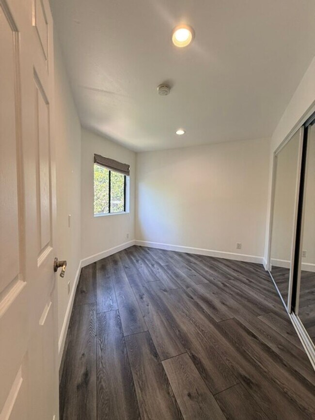 Building Photo - Fully updated condo in Spring Valley/ Rancho San Diego