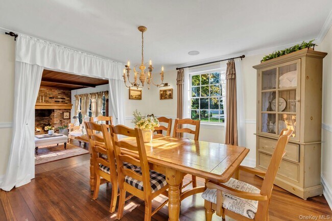 Building Photo - 105 Academy St