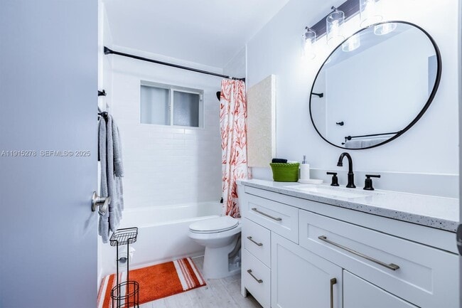 Building Photo - 312 N Luna Ct