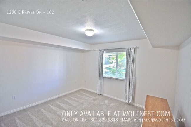 Building Photo - 1230 Privet Dr